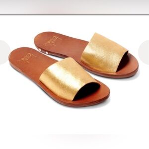 Beek Mockingbird Metallic Gold Slide Sandals - Like new with Box - worn twice